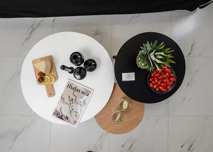 Diadema In The Town Daire